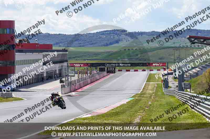 cadwell no limits trackday;cadwell park;cadwell park photographs;cadwell trackday photographs;enduro digital images;event digital images;eventdigitalimages;navarra;no limits trackdays;peter wileman photography;racing digital images;trackday digital images;trackday photos